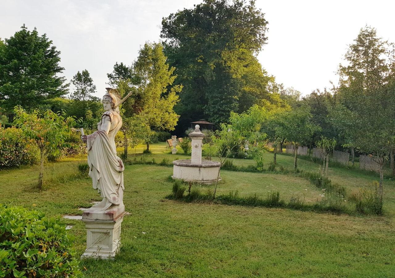 Chateau Des Perichons Poncins Esterno foto