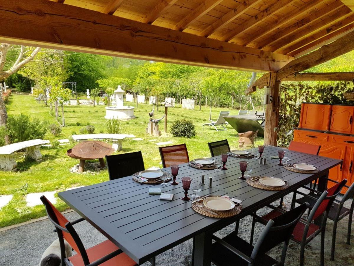 Chateau Des Perichons Poncins Esterno foto