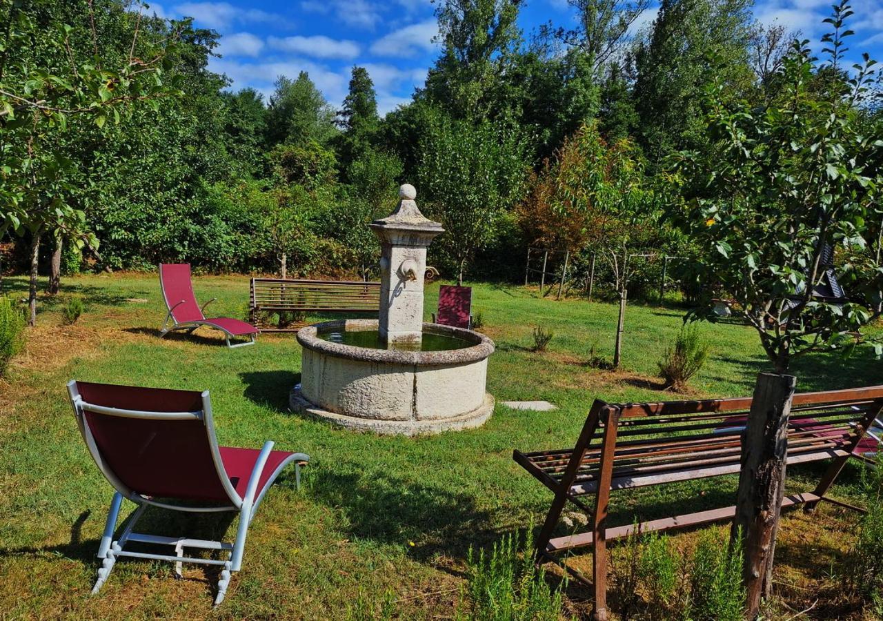 Chateau Des Perichons Poncins Esterno foto